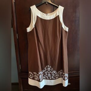 Jessica Howard Brown Dress with White Accents